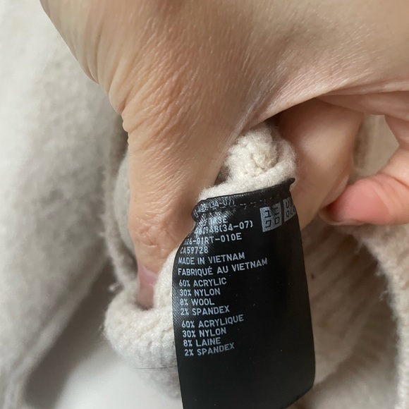 Uniqlo - SOUFFLE YARN LONG SLEEVE HALF-ZIP SWEATER in NATURAL - Small - Picture 5 of 5